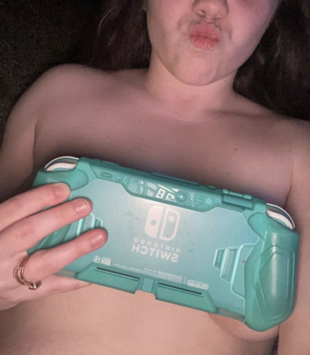 Photo by AgegapPrincess with the username @AgegapPrincess, who is a verified user,  February 28, 2023 at 1:33 PM. The post is about the topic Gamers and the text says 'just playing some fortnite naked lol
https://onlyfans.com/agegapprincess'