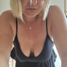Photo by Chubbymilf94 with the username @Chubbymilf94, who is a star user,  July 5, 2022 at 3:26 PM. The post is about the topic MILF