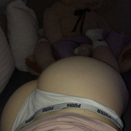 Photo by sophie0222 with the username @sophie0222, who is a verified user,  July 18, 2022 at 8:02 PM. The post is about the topic Ass and the text says 'ready for you😏🔥💌'