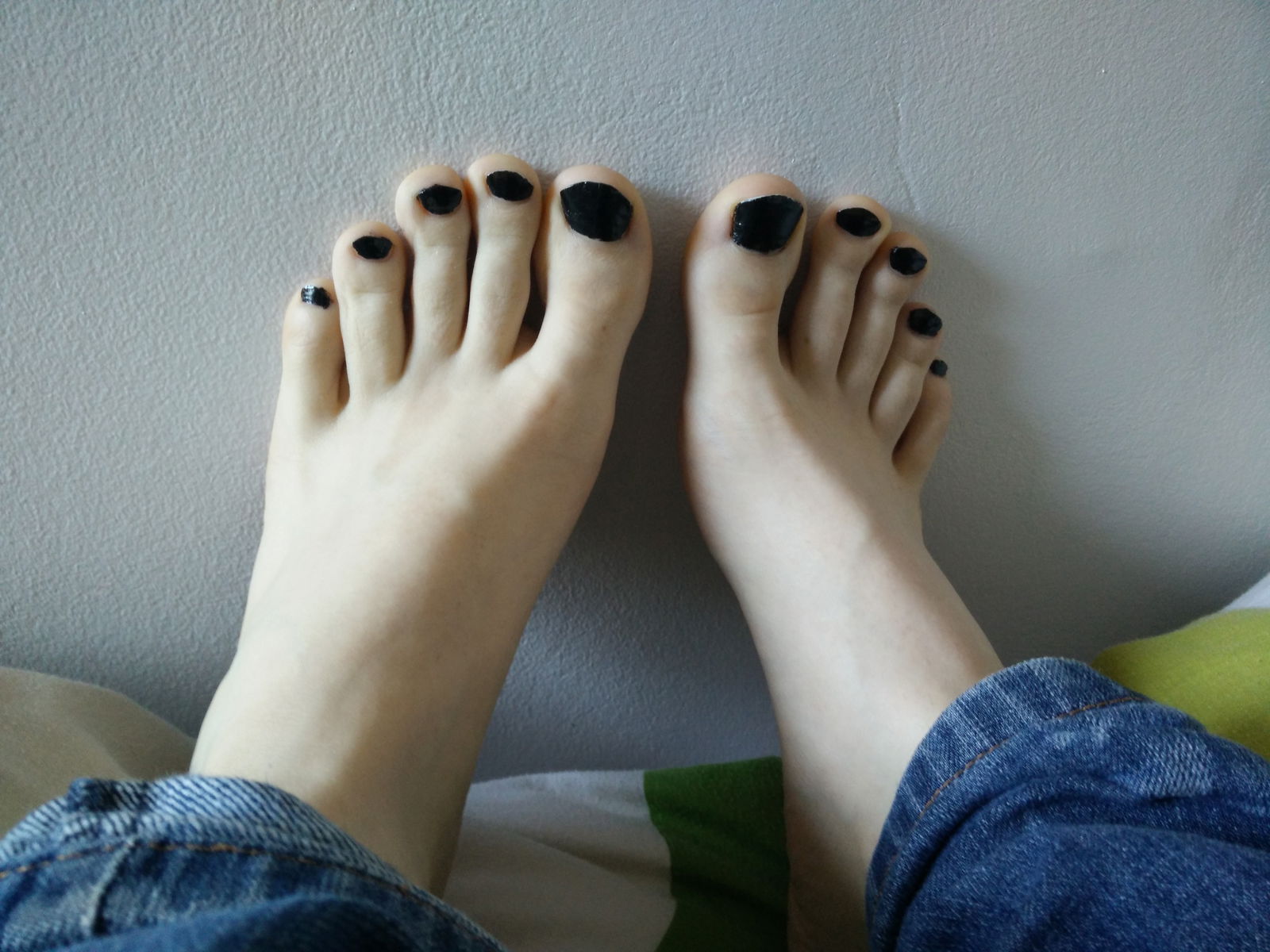 Watch the Photo by lucycdslut with the username @lucycdslut, posted on September 15, 2016 and the text says 'I have over 400 followers so far.. that’s really cool. Thanks to you all  wouldn’t mind getting that up to 500 tho ☝ so have some feet pics :) and please share me anywhere you please!'