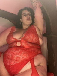 Photo by graceveefux with the username @graceveefux, who is a star user,  July 3, 2023 at 7:16 PM. The post is about the topic BDSM Fetish Femdom Girl and the text says 'I love crushing tiny subs with My big thighs!'