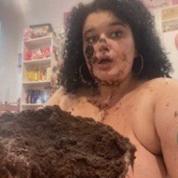 Photo by graceveefux with the username @graceveefux, who is a star user,  July 5, 2023 at 7:00 PM. The post is about the topic SFW Food and the text says 'Mmmm I love cake ;) Check out the NSFW video at https://onlyfans.com/graceveefux'