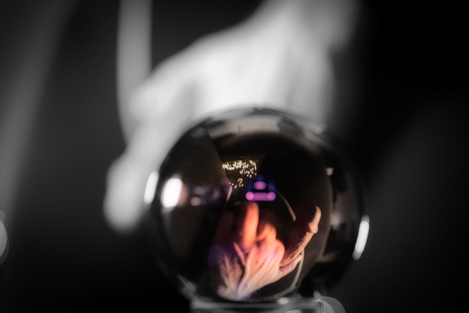 Album by DaddysBeard with the username @DaddysBeard, who is a star user,  July 8, 2022 at 7:18 AM and the text says 'Well, let´s start this profile with a few artsy-fartsy lensball pics, shall we?
Enjoy :)'