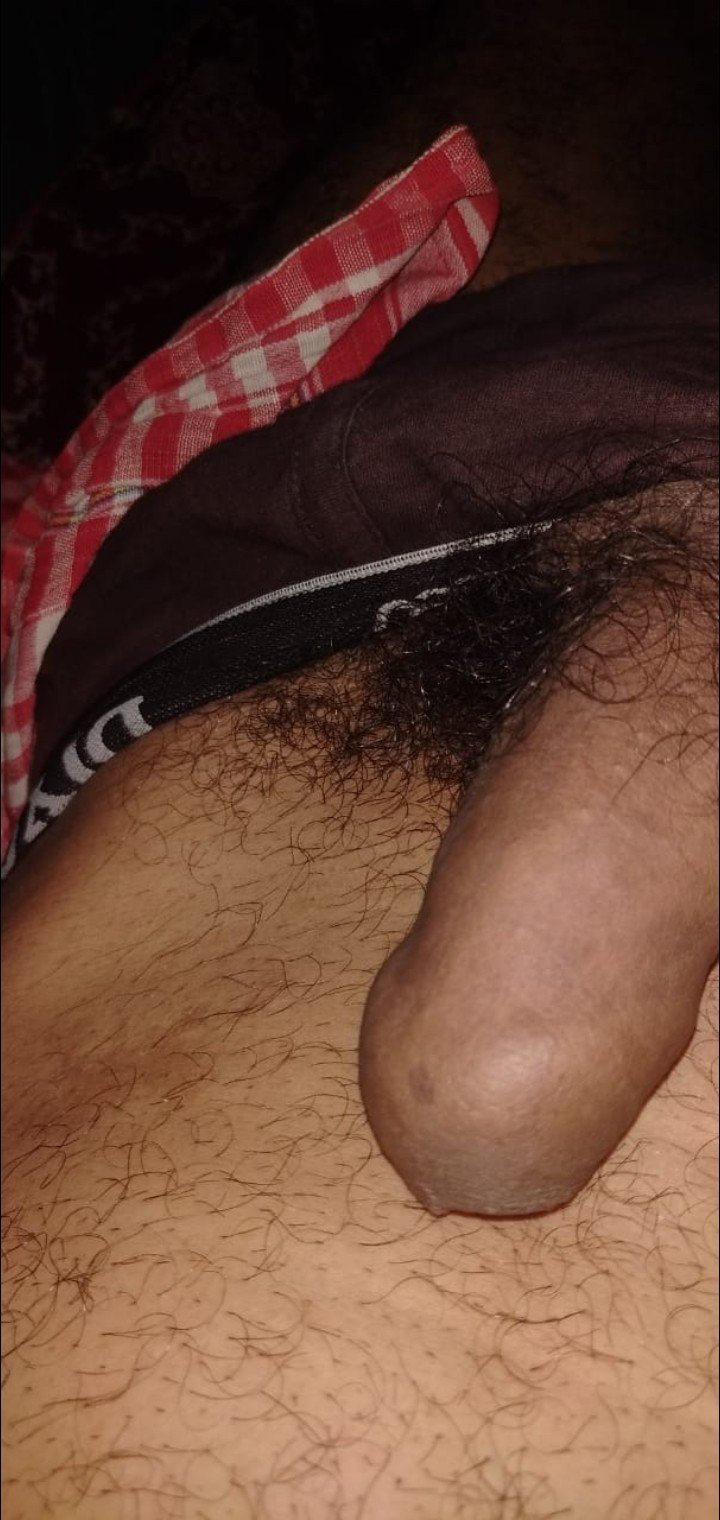 Photo by dinsah6 with the username @dinsah6, who is a verified user,  August 10, 2022 at 4:00 PM and the text says 'i feel honry. I like horny hairy pussy too'