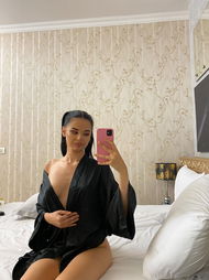 Photo by RitaBanks with the username @RitaBanks, who is a star user,  September 8, 2022 at 2:36 AM. The post is about the topic Hot Teens Girls XXX and the text says 'wanna stay in bed?'