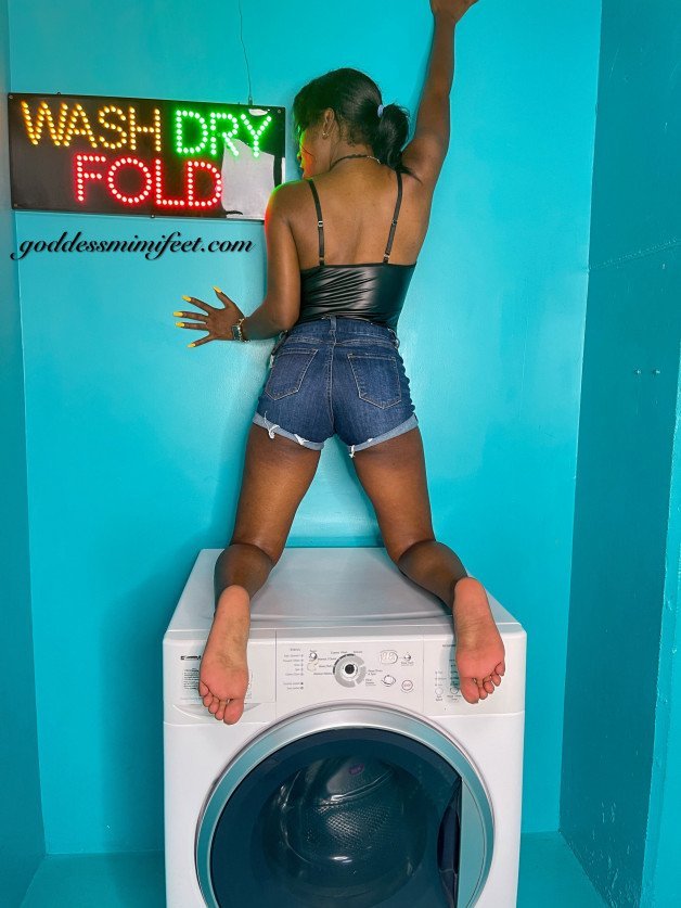 Photo by GoddessMimiFeet with the username @goddessmimifeet, who is a star user,  September 10, 2022 at 5:01 AM and the text says 'would you fuck my feet while im bent over on the washer?'