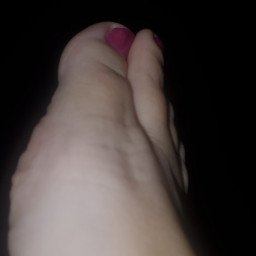 Photo by Sugartits07 with the username @Sugartits07, who is a star user,  August 24, 2022 at 4:46 PM and the text says 'Any foot lovers here? Interested in buying some pics? Message me and lets discuss. 

#buyingcontent #feet #coloredtoenails'