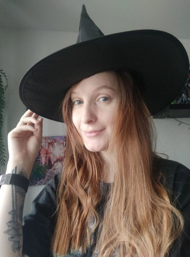 Photo by Terefur with the username @Terefur, who is a star user,  May 8, 2024 at 4:30 PM and the text says 'I bought a costume based on the Harry Potter universe, the hat was included) Does it suit me?
#life #love #reallife #thankyou #today'