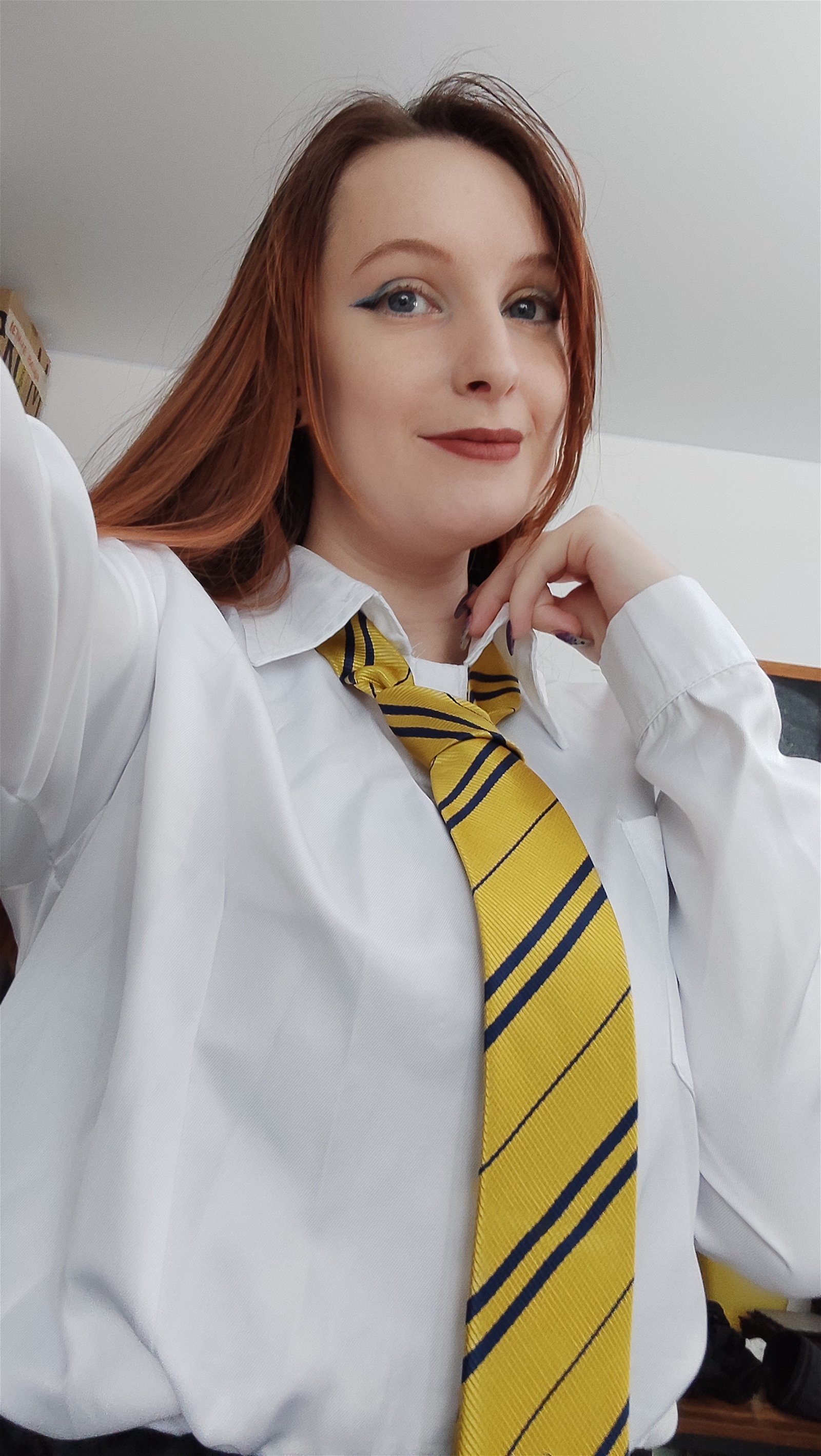 Photo by Terefur with the username @Terefur, who is a star user,  February 21, 2024 at 4:30 AM and the text says 'Ooh I love this tie...
#selfie #post #time #today #picture #day #people #girl'