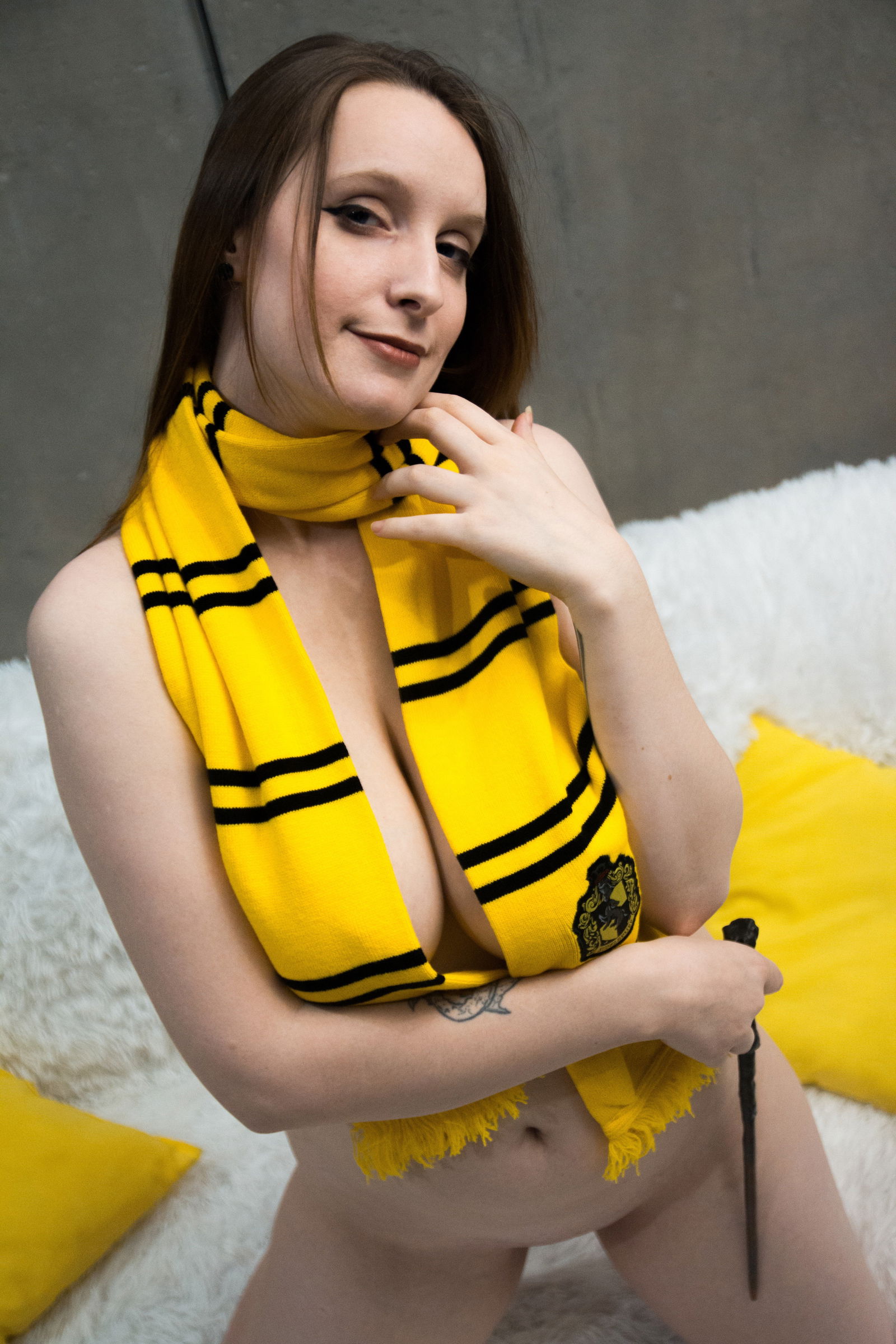 Album by Terefur with the username @Terefur, who is a star user,  September 3, 2024 at 4:16 AM. The post is about the topic Teen and the text says 'Today you will be waiting for a full cosplay of Harry Potter photospets, are you waiting?
#cosplayer #cutegirl #kawaii #cosplay #costume #cosplayergirl #cosplaygirl #waifu'