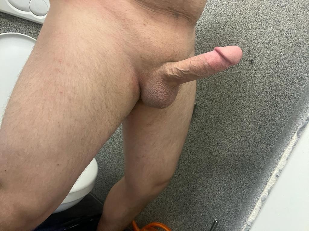 Photo by Seksikovboy with the username @Seksikovboy, who is a verified user,  July 1, 2023 at 6:17 AM. The post is about the topic GayExTumblr and the text says 'good morning 😊
Hope you have a good weekend, have fun 😘😘
#fuck #male #female #hard #gay #lesbian #married #sextoys'