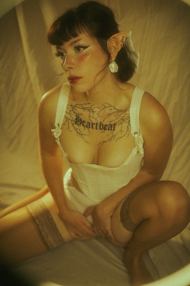 Photo by ✨️Dawn✨️ with the username @dawnelfe, who is a star user,  November 3, 2022 at 11:22 AM. The post is about the topic Alt Girls; Tattoo, Piercing & Co