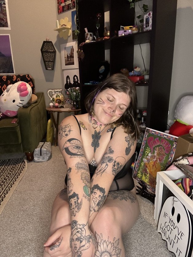 Photo by Groovybaby97 with the username @Groovybaby97, who is a star user,  November 10, 2024 at 5:33 PM. The post is about the topic Pierced Nipples and the text says 'Meow 😸 kitty wants to purr cum buy some content, vid chats, etc, dm my telegram 🔥 

telegram (ask for menu) hellokittyluvrr 

onlyfans.com/thatgroovychick

Discord groovybaby97'