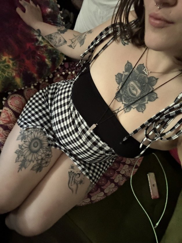 Photo by Groovybaby97 with the username @Groovybaby97, who is a star user,  May 11, 2023 at 6:37 PM and the text says 'i know you wanna see more dm me to buy a huge content bundle for $30 or sub to my OF(;

https://onlyfans.com/groovybaby97'