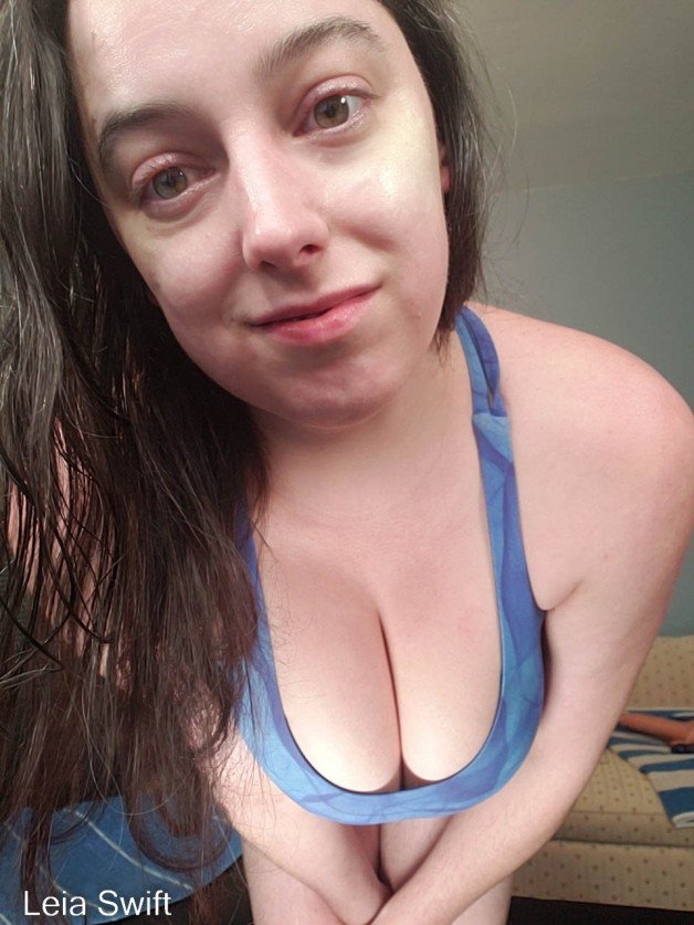 Photo by leiaswift with the username @leiaswift, who is a star user,  March 4, 2023 at 1:07 PM. The post is about the topic Cleavage and the text says 'I'm live streaming right now and I'm not afraid to show it. Join me and see what happens next! https://chaturbate.com/in/?tour=7Bge&campaign=qVXYT&room=leiaswift'