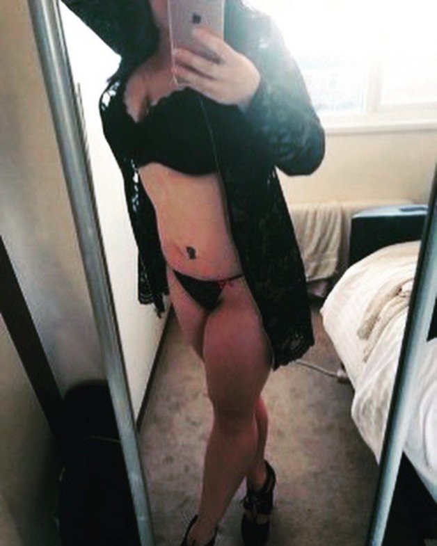 Photo by curvyhotwife123 with the username @curvyhotwife123, who is a star user,  October 25, 2022 at 5:50 PM