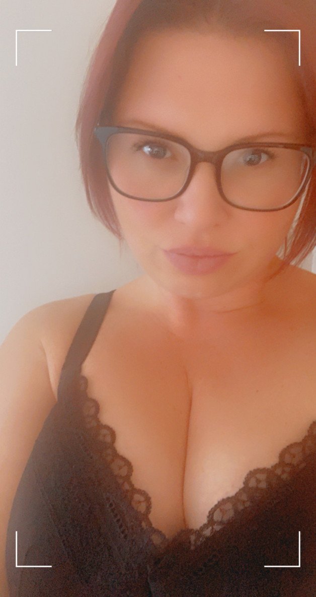 Photo by curvyhotwife123 with the username @curvyhotwife123, who is a star user,  October 22, 2022 at 7:47 PM and the text says 'Hotwife who likes to fun loads of hot fun'