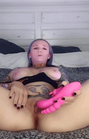 Photo by Dazedandtattooed with the username @Dazedandtattooed, who is a star user,  November 24, 2022 at 4:01 AM. The post is about the topic Mature and the text says 'i want to cum with you watching'