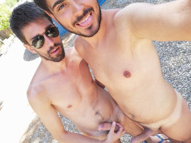 Photo by gzoriol with the username @gzoriol, who is a verified user,  November 23, 2022 at 6:38 PM and the text says '#gayboyfriend #gayselfie #gaynude #gayexhib #outdoors'