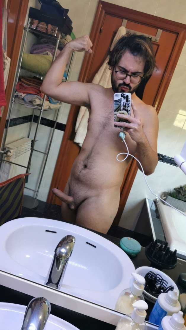 Photo by gzoriol with the username @gzoriol, who is a verified user,  January 14, 2023 at 11:10 AM and the text says '#gaynude #gayselfie #gayerect #gayporn #gaymirror'