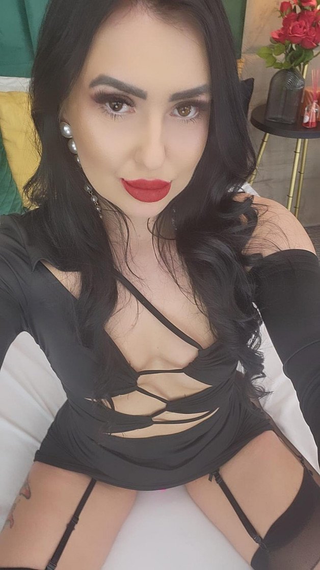 Photo by AlisonHale69 with the username @AlisonHale69, who is a star user,  January 17, 2023 at 6:38 PM and the text says 'Online now&gt; 
 https://www.livejasmin.com/es/chicas/exclusivo#!chat/AlisonHale'