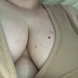 Photo by aleya1118 with the username @aleya1118, who is a star user,  May 15, 2023 at 3:02 PM and the text says 'came home from work and realized that all my followers are missing out on my best content ☹️
click my link for some hot and juicy material 

https://onlyfans.com/aleyaangel18'
