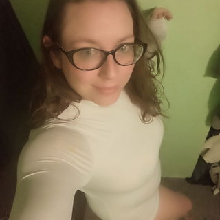 Album by mrsfixitfox1 with the username @mrsfixitfox1, who is a star user,  February 9, 2023 at 6:59 PM and the text says 'I love my underarmor! who wants to see me take it off after work'