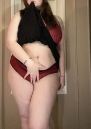 Photo by Emobaby20 with the username @Emobaby20, who is a star user,  February 17, 2023 at 5:16 AM. The post is about the topic Sexy Lingerie and the text says 'Happy Valentines Day 😘❤️'