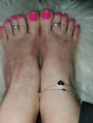 Photo by temptressqueen1 with the username @temptressqueen1, who is a star user,  March 14, 2023 at 12:16 AM. The post is about the topic Foot Worship and the text says 'are you into cute little feet?'