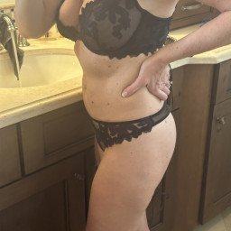 Photo by TheTravelingMILF with the username @thetravelingmilf, who is a verified user,  April 10, 2023 at 7:23 PM. The post is about the topic XXXVRBO and the text says 'Do you like the matching set?'