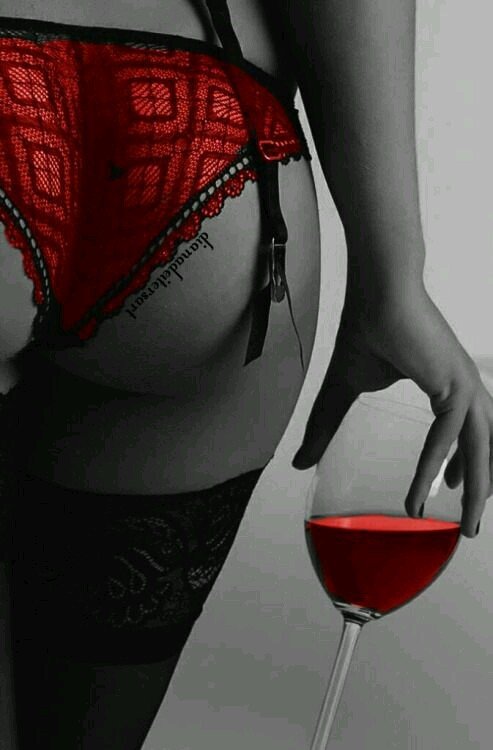 Photo by Women-wine-sex with the username @Women-wine-sex,  April 10, 2019 at 1:14 PM. The post is about the topic Tight Red and the text says '#red #wine #wijn'