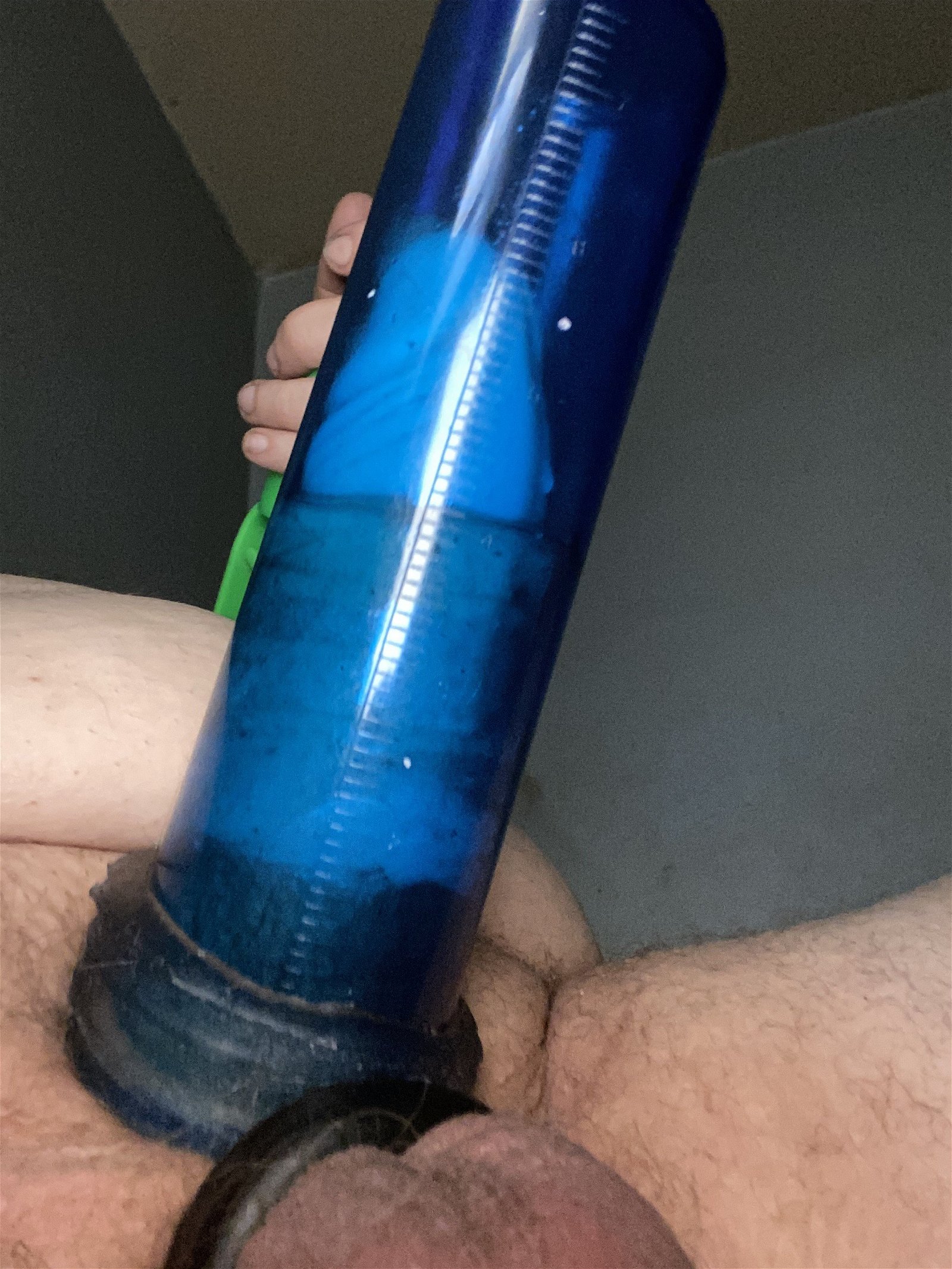 Photo by Ohiopumper87 with the username @Ohiopumper87, who is a verified user,  February 6, 2024 at 8:04 PM. The post is about the topic Penis Pumps and the text says 'pumping my ROD'