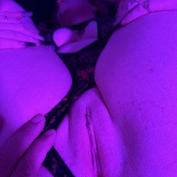 Watch the Photo by kitkat1990 with the username @kitkat1990, who is a verified user, posted on January 27, 2024 and the text says 'hope youre all having as much fun as i am tonight'