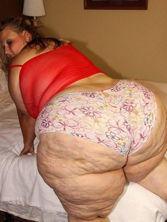 Photo by homemadebbwbbcporn with the username @homemadebbwbbcporn, who is a verified user,  March 28, 2023 at 7:51 PM. The post is about the topic Sexy BBWs and the text says 'Hug fat ass 😘👌
#bigass #bbw #massiveass'