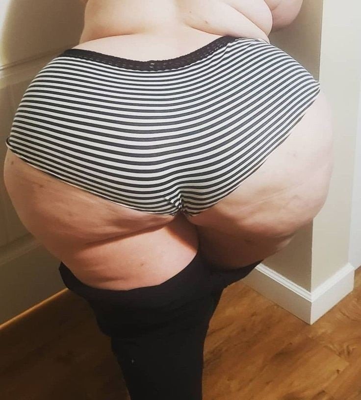 Album by homemadebbwbbcporn with the username @homemadebbwbbcporn, who is a star user,  March 29, 2023 at 3:43 PM. The post is about the topic Ass and the text says 'huge fat ass ssbbw 😍😊😁😋😚😘 #ssbbw #hugeass #massivebooty #fuckmehard #milf #bigass'