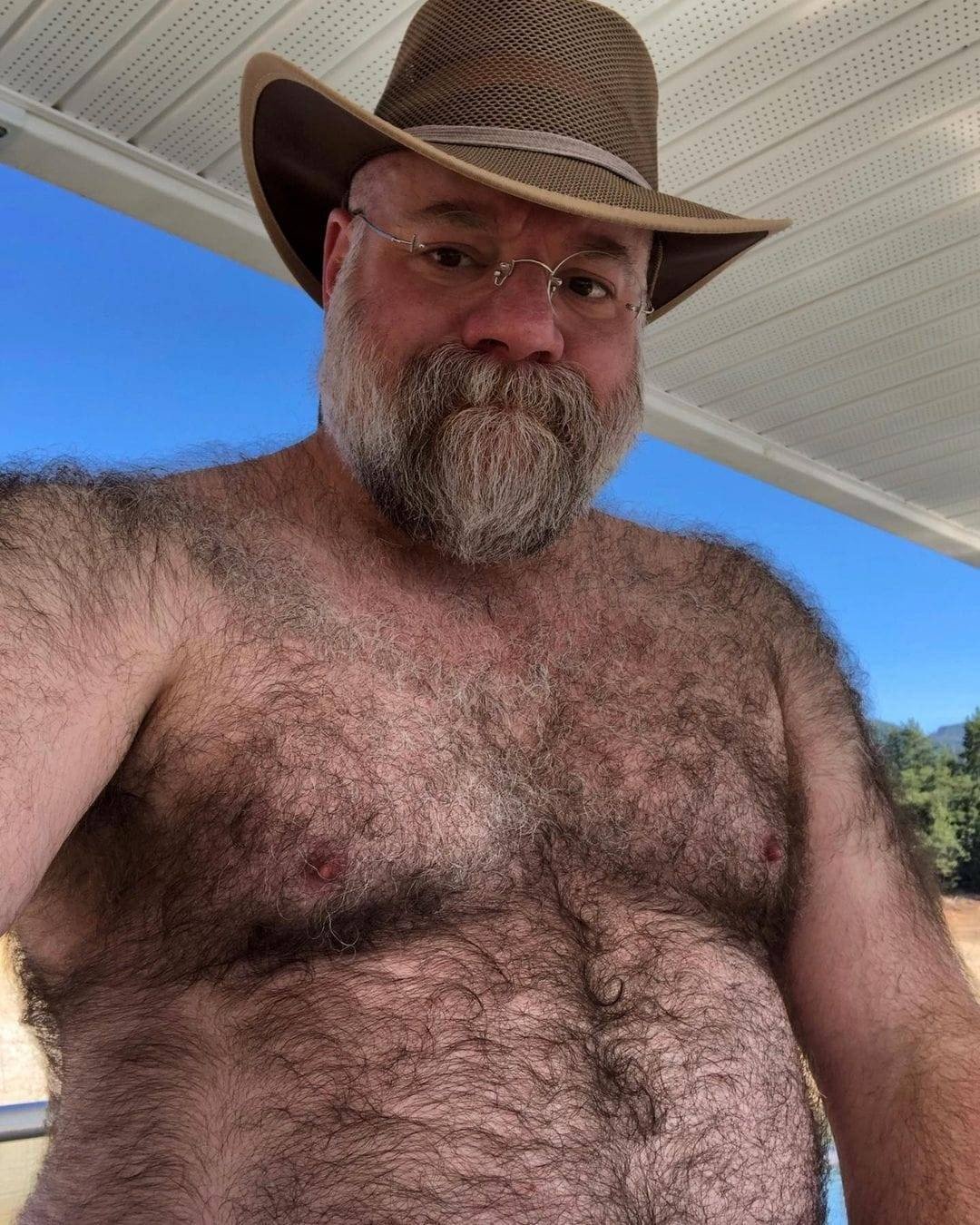 Photo by DocRS with the username @DocRS, who is a verified user,  July 5, 2023 at 2:14 AM. The post is about the topic Gay bears and their pleasure life and the text says 'Bearded Bears ... 

I can help care.  I wash, comb, massage and then I kiss and mess everything up   
😊❣️'