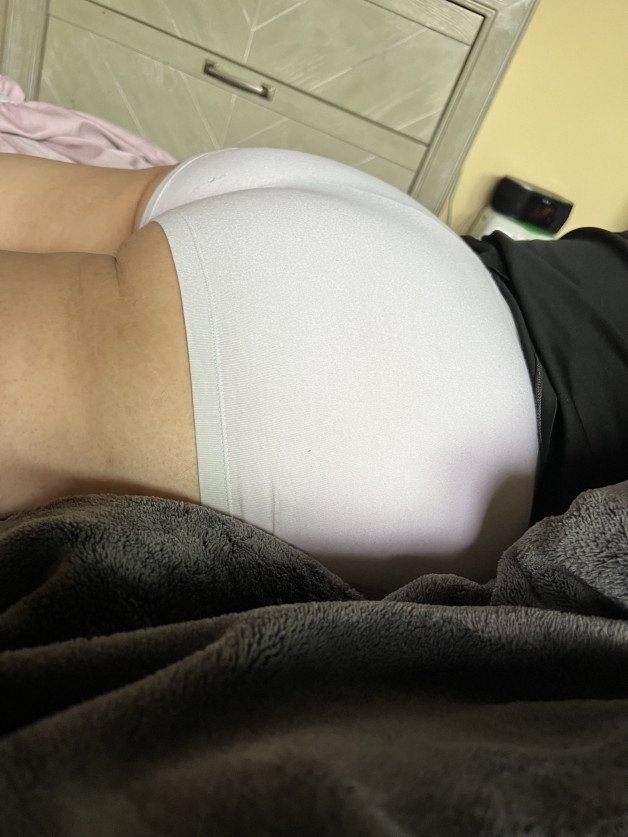 Photo by SDLatino619 with the username @SDLatino619, who is a verified user,  April 18, 2023 at 9:43 AM. The post is about the topic amateur wives and gfs only and the text says 'my gf ass , what yall think ?'