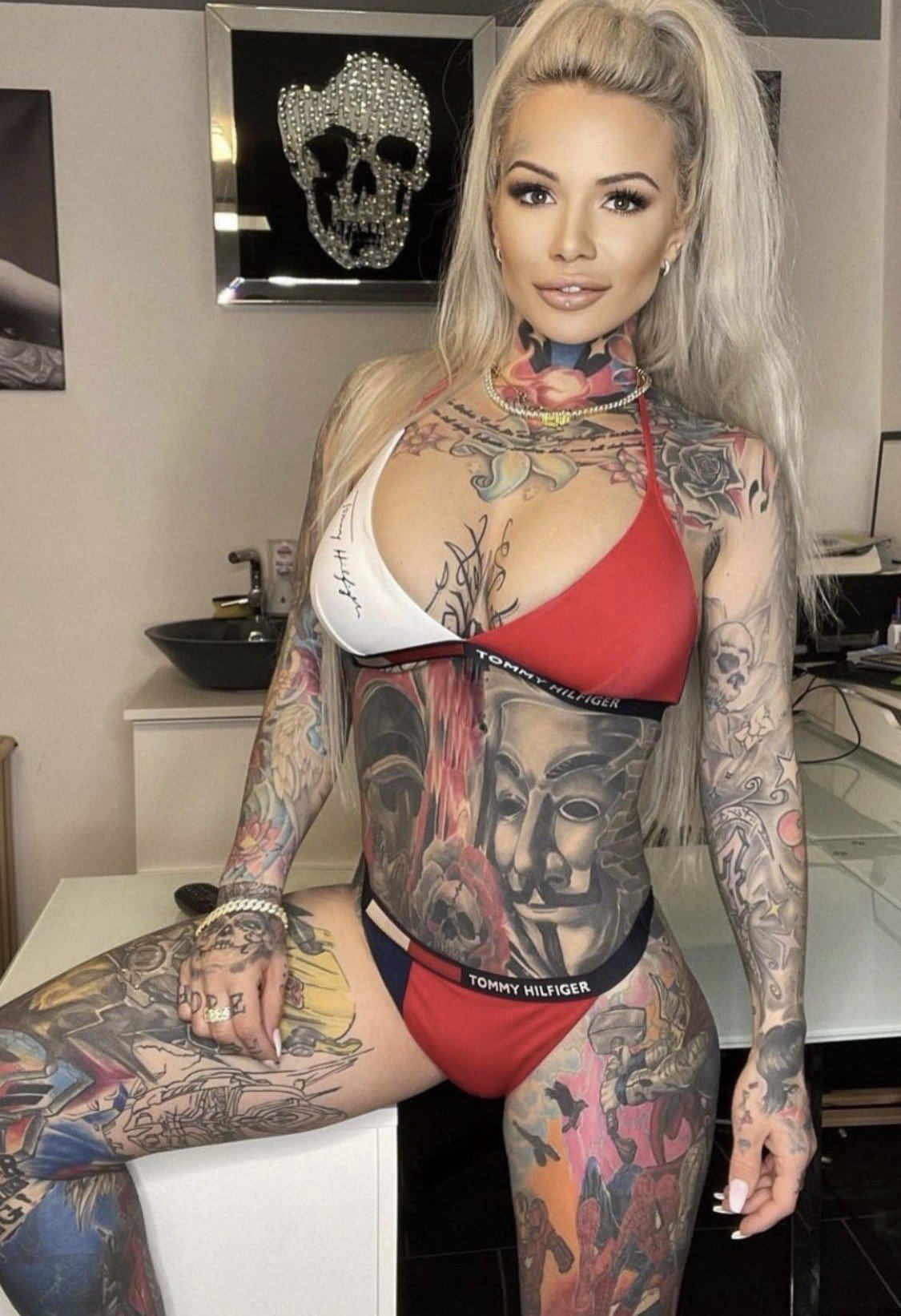 Photo by Uwannaplay with the username @Uwannaplay, who is a verified user,  April 25, 2023 at 11:02 PM. The post is about the topic Tatted woman
