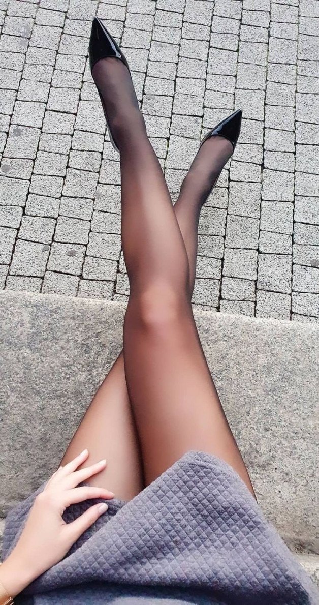 Photo by eroticgentleman with the username @eroticgentleman, who is a verified user,  May 24, 2023 at 1:45 PM. The post is about the topic Short Skirts & Long Legs