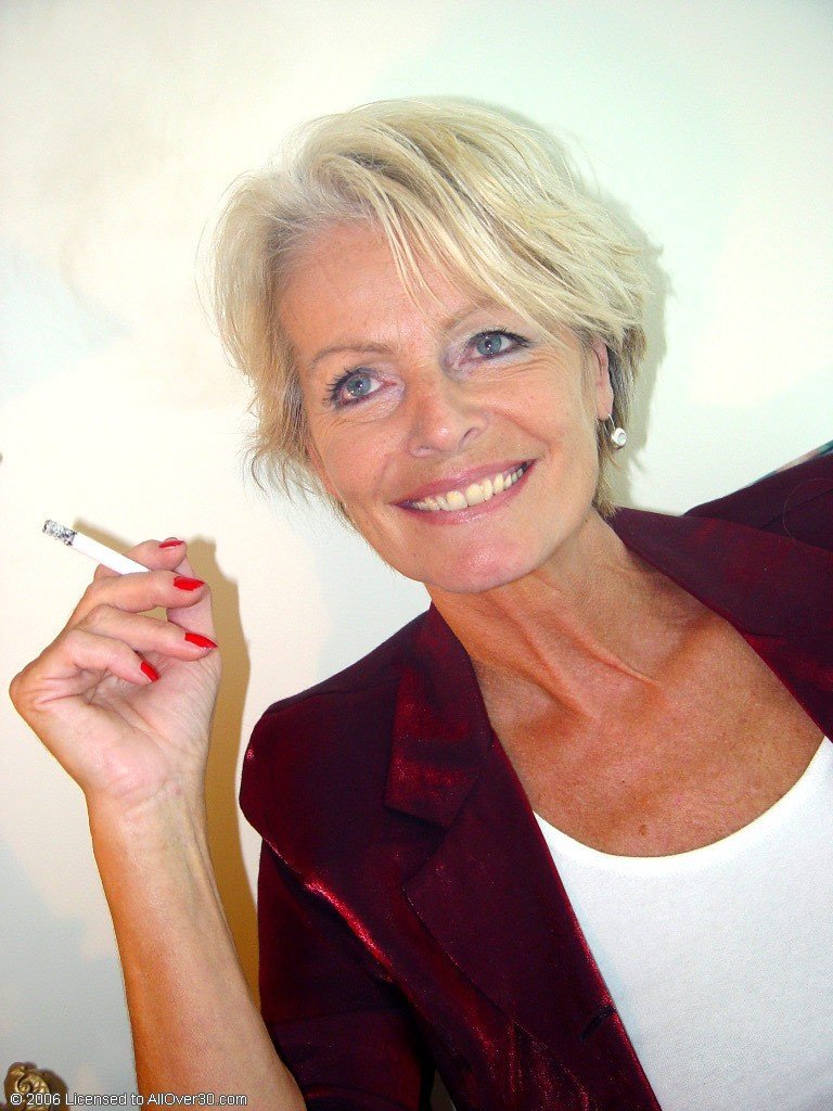 Watch the Photo by CoquinQuadra with the username @Mionnay, who is a verified user, posted on February 11, 2024 and the text says 'Je vous présente Justine, une Magnifique Dame d'un certain age.
Divinement belle.
#mature #Justine #GILF #smoking #blonde #granny #grandma #hairy'