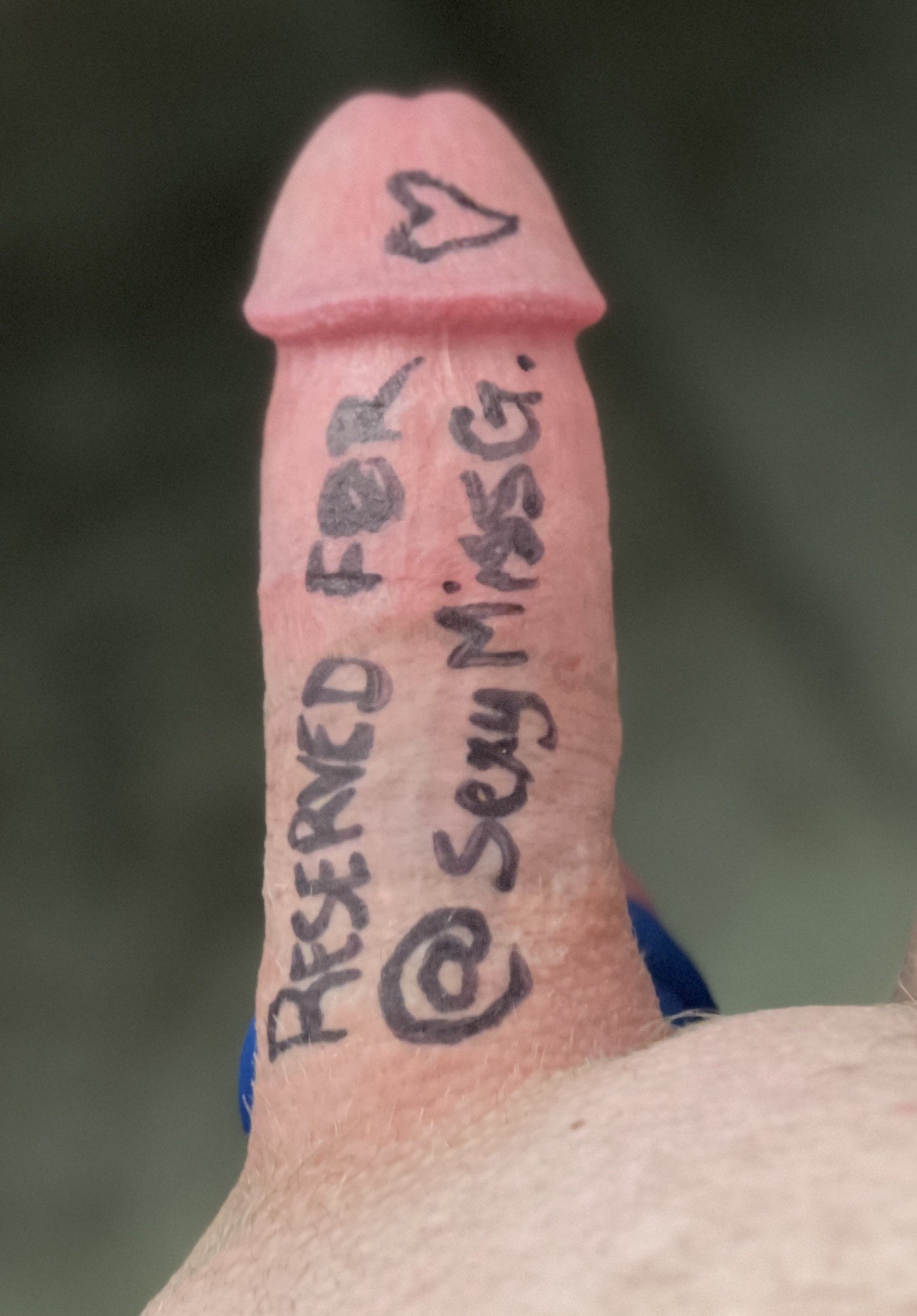 Photo by Sticksquirt31 with the username @Sticksquirt31, who is a verified user,  May 13, 2024 at 12:15 AM. The post is about the topic Rate my pussy or dick and the text says 'if any ladies would like me to do this for them plz let me know! id love to do it live for you if you like too!
PM ME!! @SexyMissG'