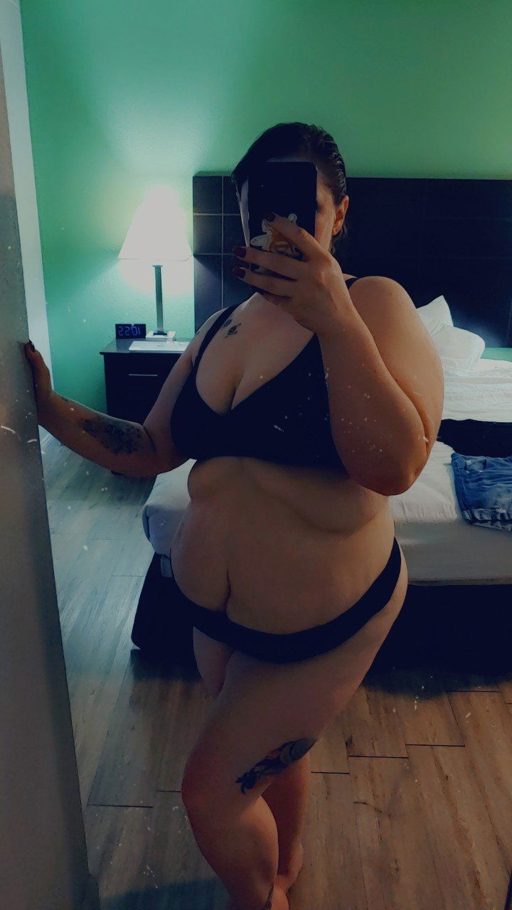 Photo by Skittlepop6 with the username @Skittlepop6, who is a verified user,  July 24, 2023 at 8:03 PM and the text says 'It's MILF Monday!!! Don't forget to 🖤 your favorite posts, and CLICK that link below for even sexier content! 💋💋

https://onlyfans.com/skittlepop3624

#mombod #onlyfans #bbw #bisexual #gothgirl #pansexual #chubbybunny #ofgirl #tattoos #goodgirl..'