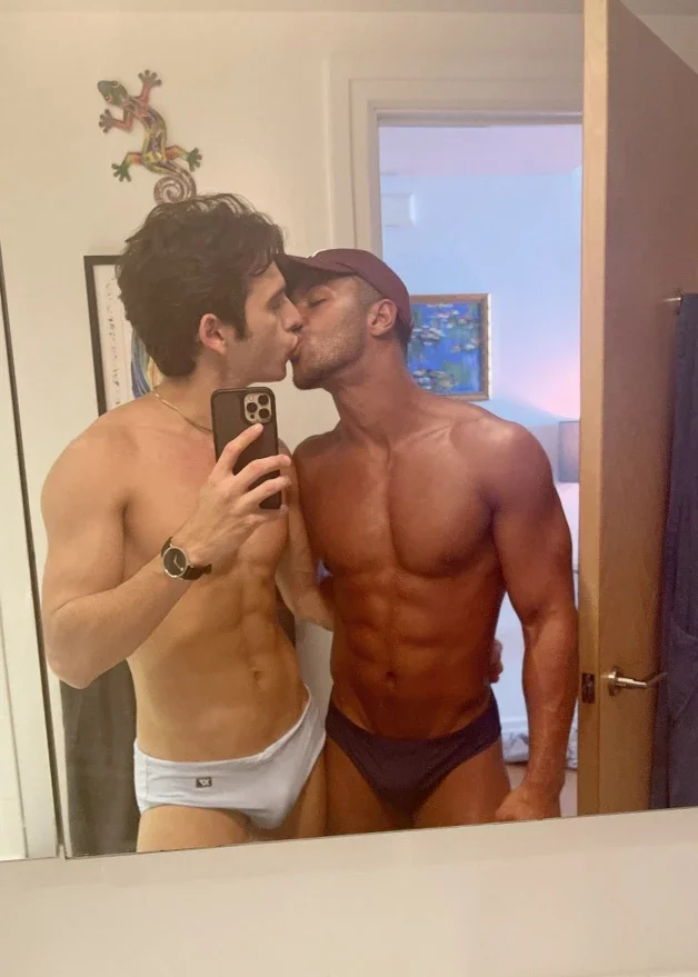 Photo by mike50667 with the username @mike50667, who is a verified user,  April 8, 2024 at 12:57 PM. The post is about the topic Gay Selfie