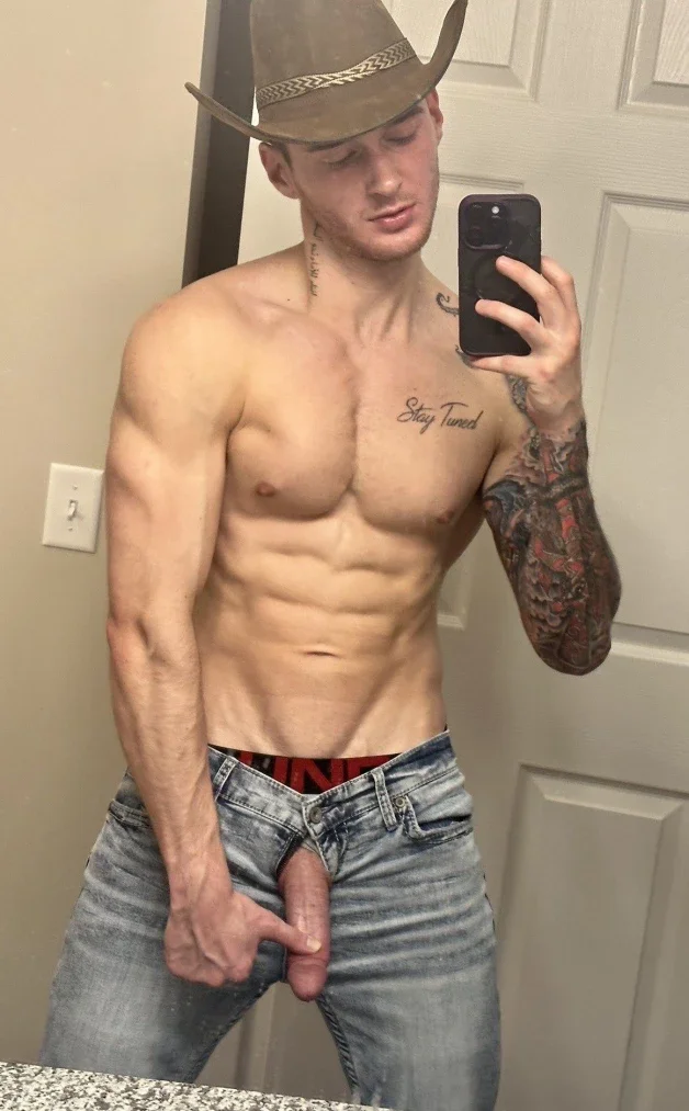 Photo by mike50667 with the username @mike50667, who is a verified user,  April 12, 2024 at 3:02 PM. The post is about the topic Men in jeans