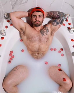 Photo by mike50667 with the username @mike50667, who is a verified user,  July 4, 2024 at 10:29 AM. The post is about the topic Gay Bath