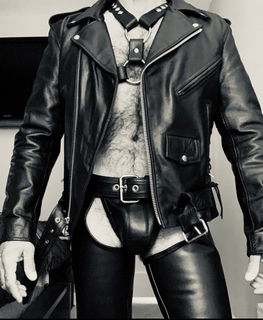 Shared Photo by GearKnight with the username @GearKnight, who is a verified user,  June 28, 2023 at 2:59 AM. The post is about the topic Leather Enthusiasts