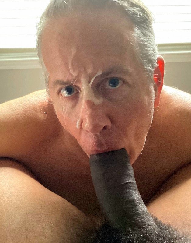 Photo by PhonePornPics with the username @PhonePornPics, who is a verified user,  May 10, 2024 at 11:37 AM. The post is about the topic Gay Blowjob