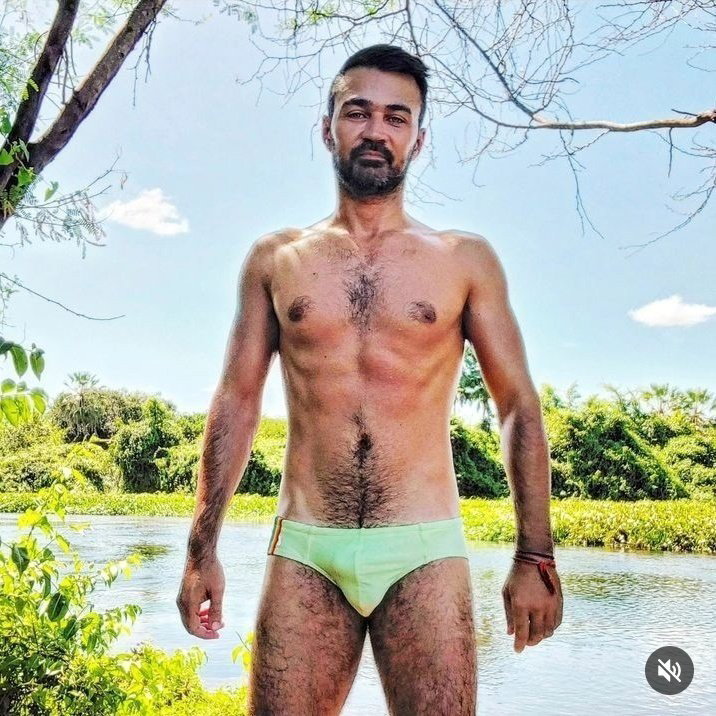 Photo by MauiThor with the username @MauiThor, who is a verified user,  March 26, 2024 at 8:34 PM and the text says 'Naturista, Nudista & Exibicionista'