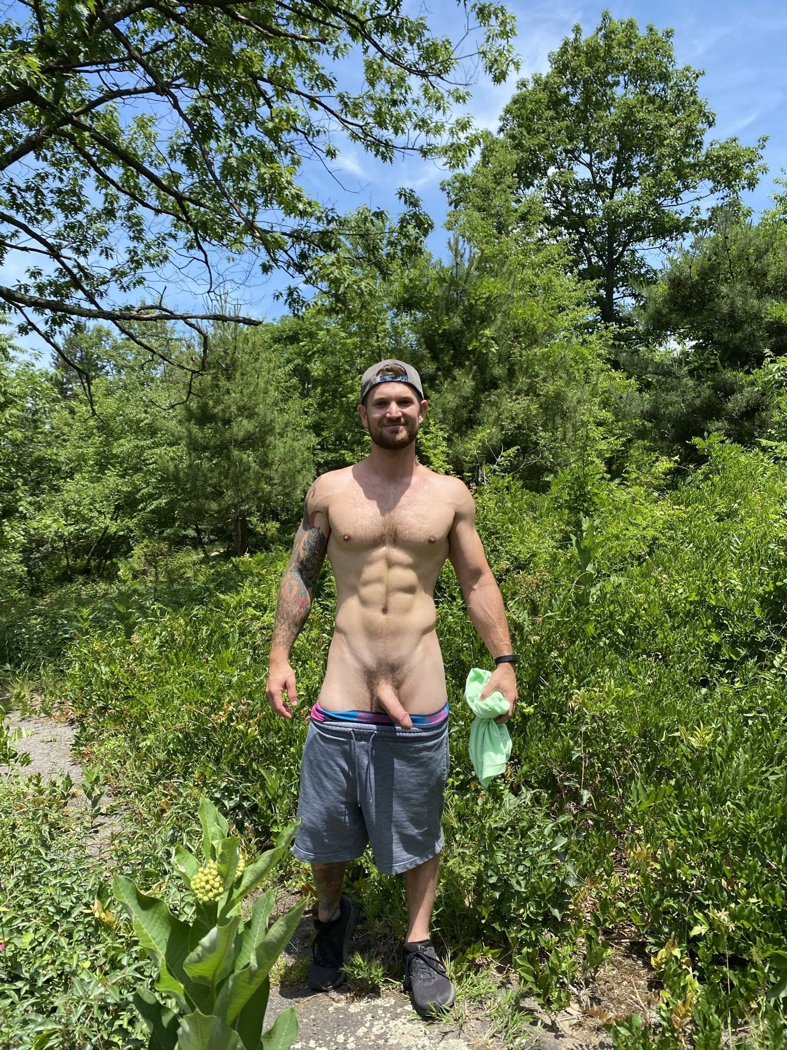 Photo by MauiThor with the username @MauiThor, who is a verified user,  February 28, 2024 at 9:32 PM and the text says 'I love nature, fitness, and showing off my BWC😘'