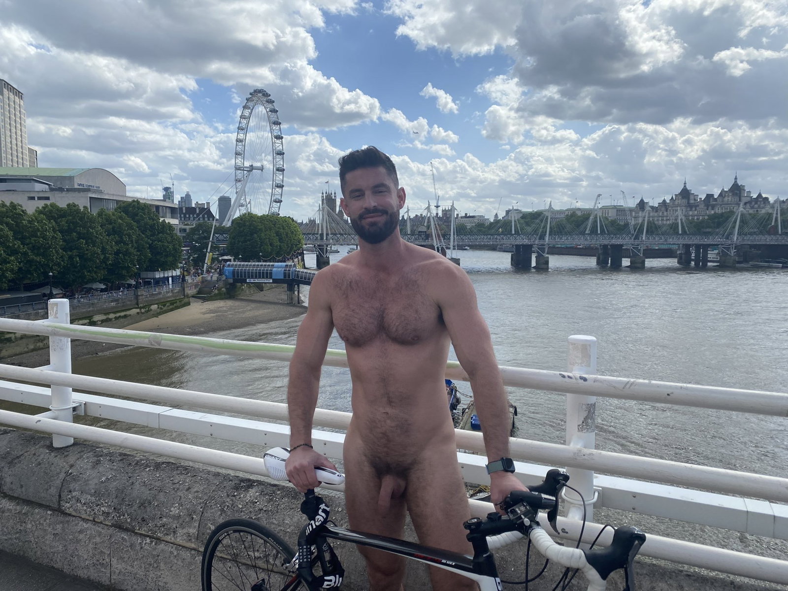 Photo by MauiThor with the username @MauiThor, who is a verified user,  March 22, 2024 at 2:29 AM and the text says 'London hairy'